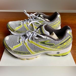 BROOKS GHOST 2  * NEW * With box